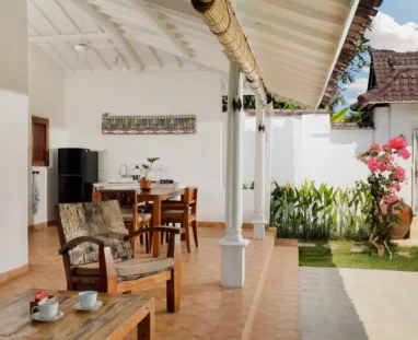 (818) VILLA 2 BEDROOM - KITCHEN & DINING AREA