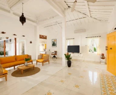 (819) VILLA 3 BEDROOM - LIVING SPACE